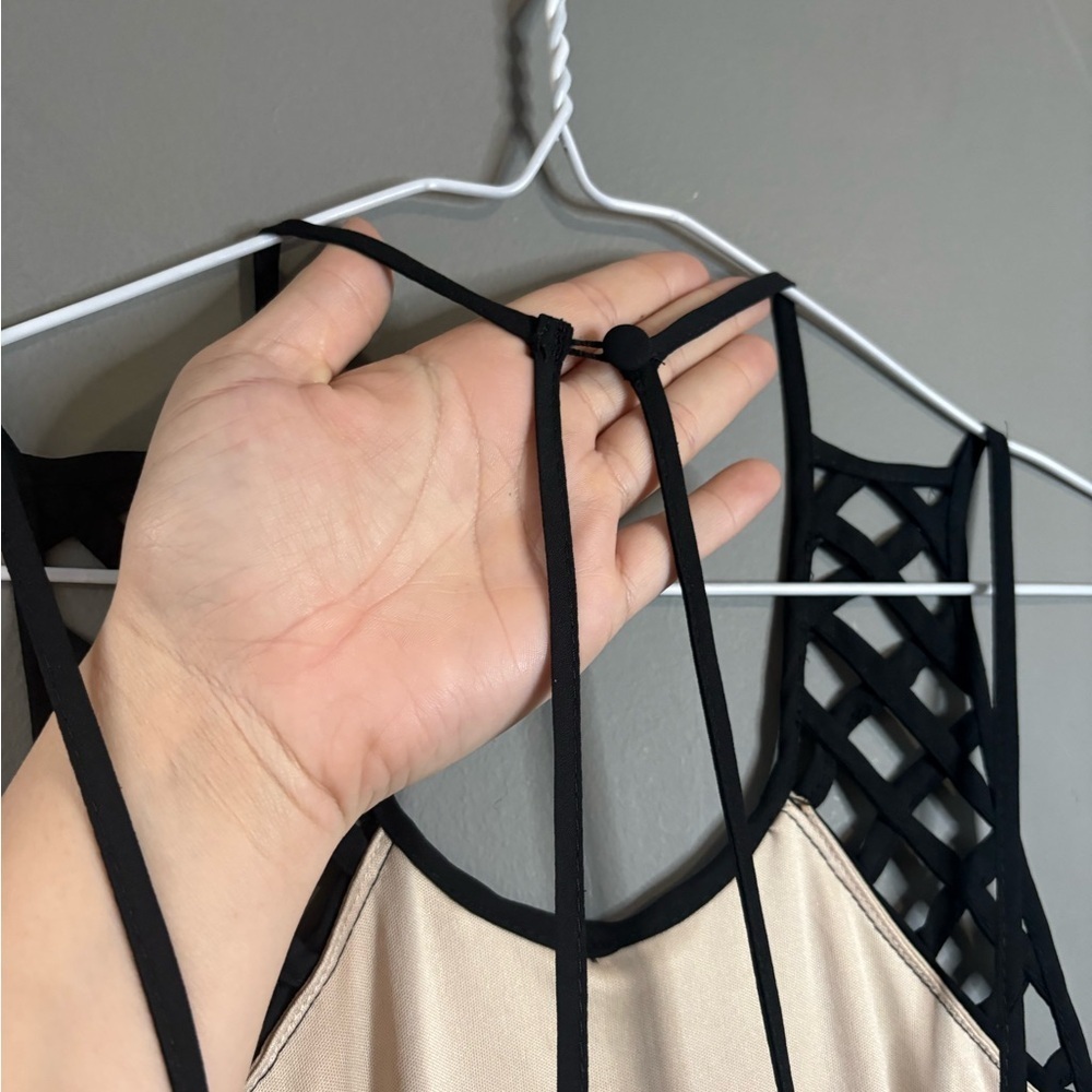 Marineblu, Small, black pant suit, wide leg, nude top with black lattice pattern - Picture 9 of 10